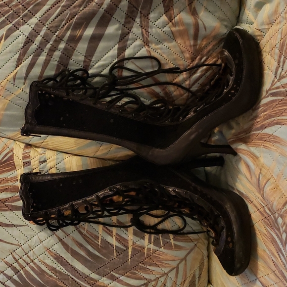 Lace up Boots - Picture 1 of 8